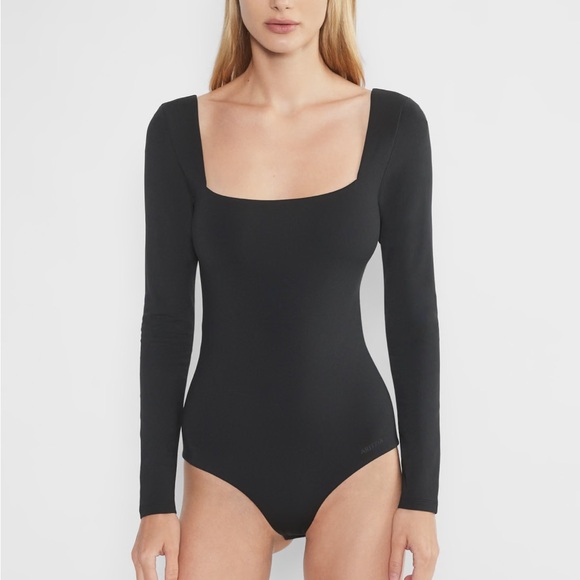 Aritzia Tops - NWT Aritzia Contour Full Squareneck Longsleeve Bodysuit M